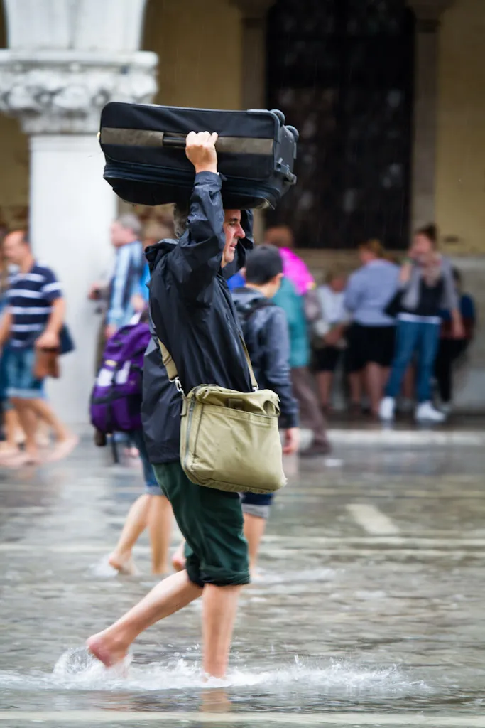 The 5-Formula Suitcase: Weekend Trip Outfits That Do Triple Duty